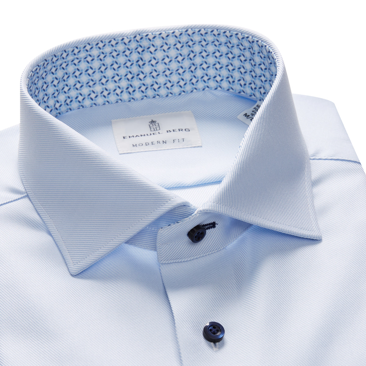 Essential Dress Casual Shirt in Light Pastel Blue — Emanuel Berg