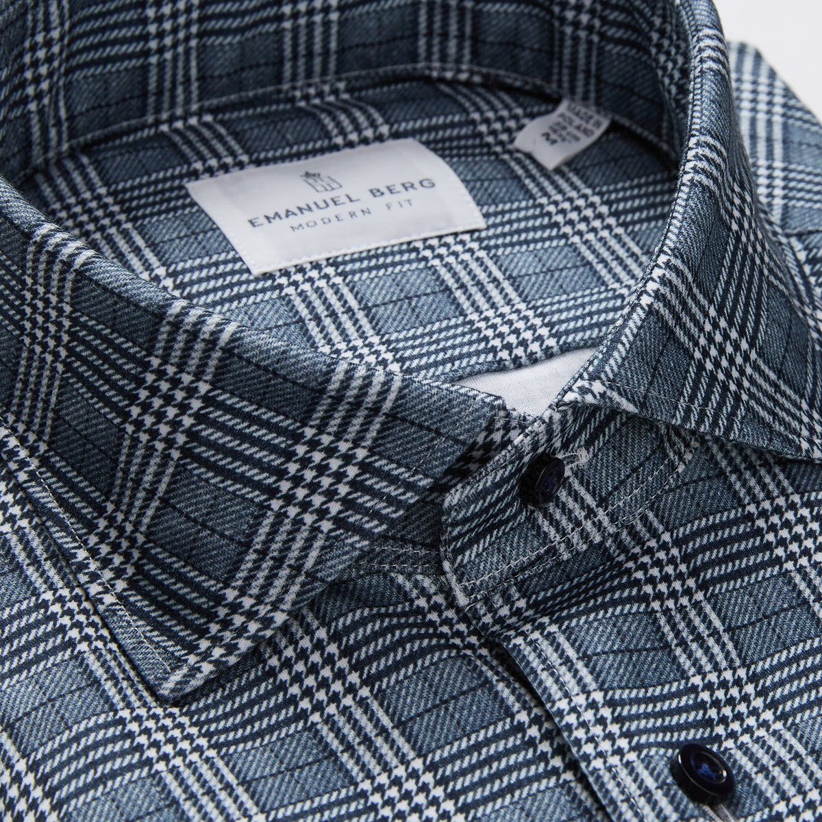 Plaid 4Flex Stretch Knit Shirt — Navy in Navy — Emanuel Berg