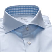Emanuel Berg Harvard, błękitna koszula z kontrastem w kratę