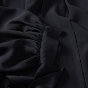 ÉMANOU YVETTE, czarna bluzka z jedwabiem z wiązaniem pod szyją